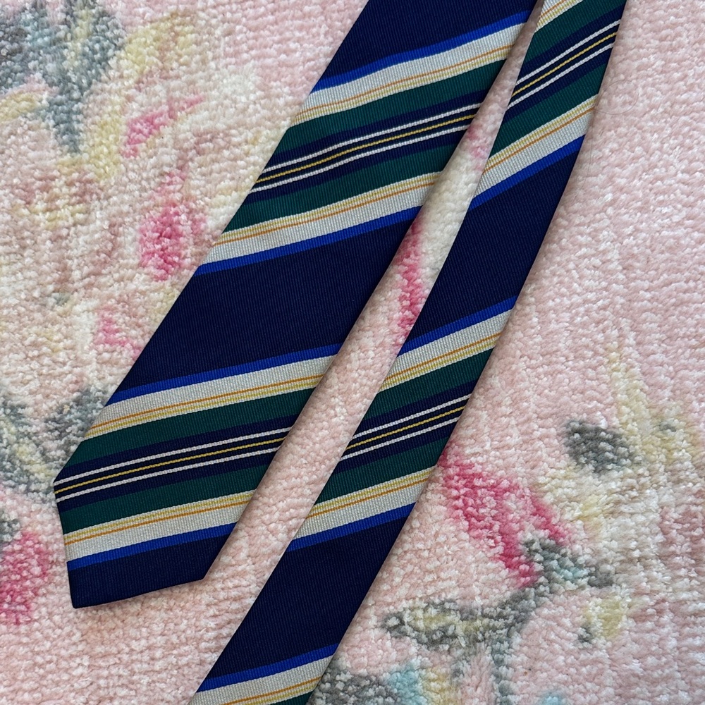 Drakes tie